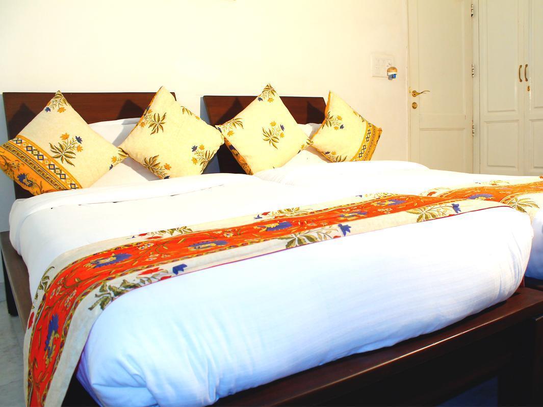 Hotel Mehra Residency At The Airport à New Delhi Extérieur photo