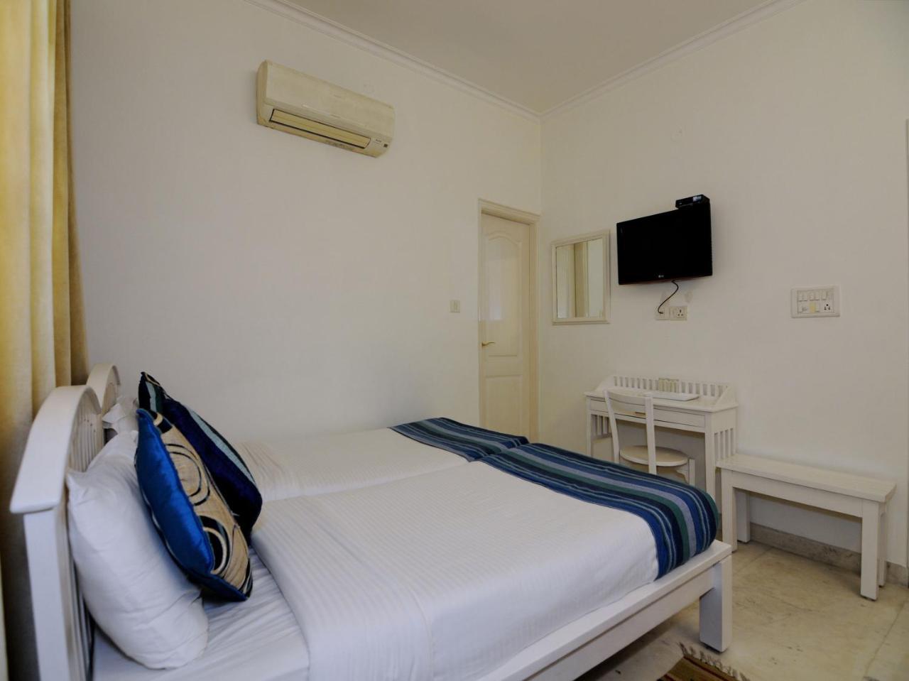 Hotel Mehra Residency At The Airport à New Delhi Extérieur photo