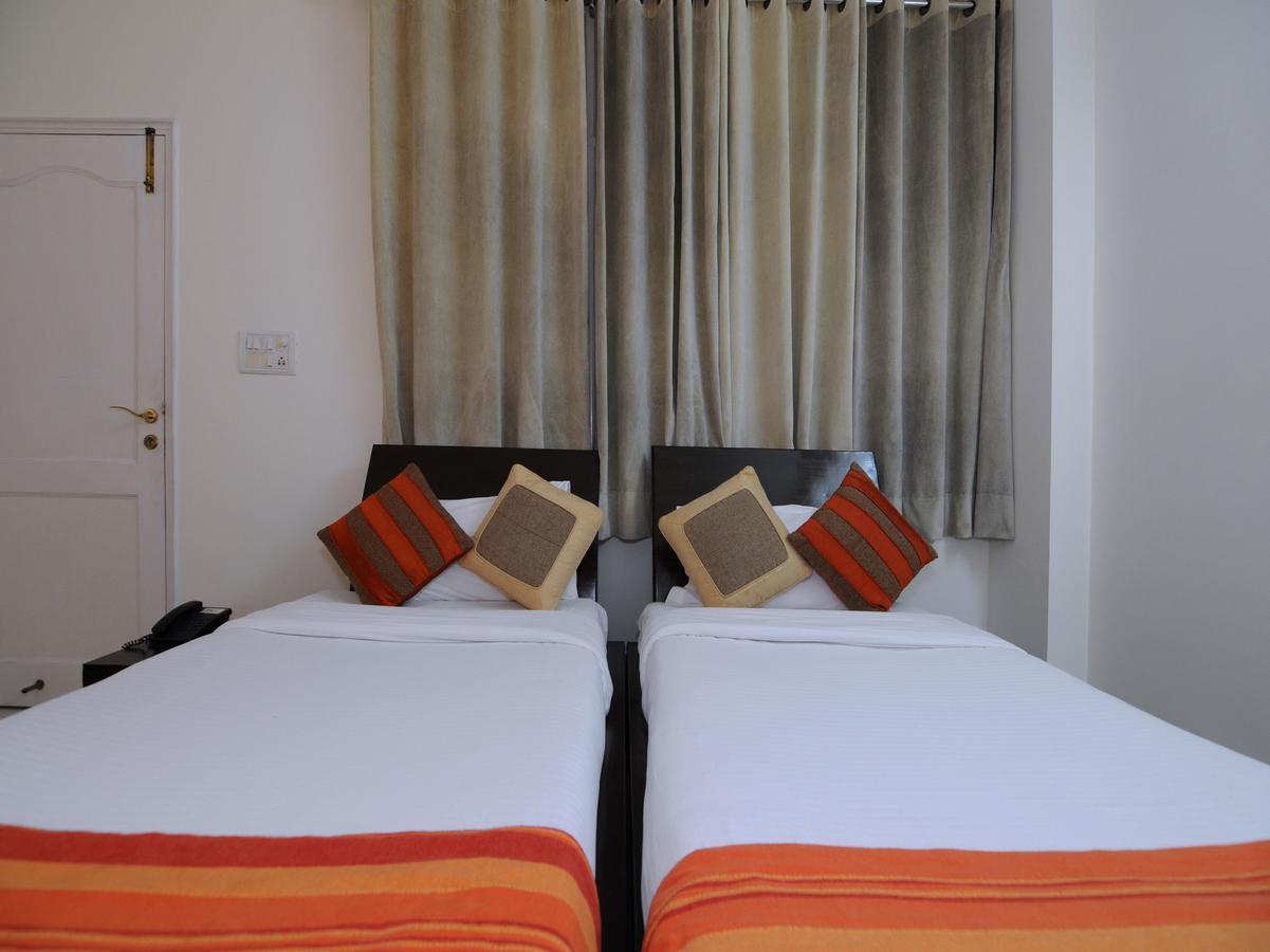Hotel Mehra Residency At The Airport à New Delhi Extérieur photo