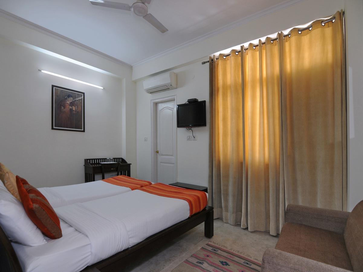 Hotel Mehra Residency At The Airport à New Delhi Extérieur photo